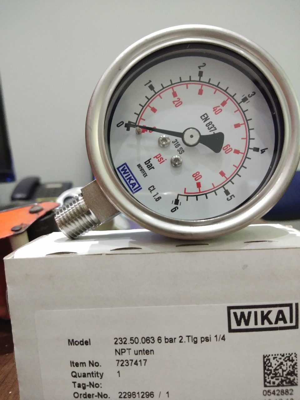 Đồng hồ áp suất wika 232.50 phi 63mm