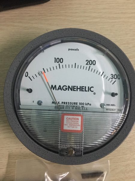 Đồng hồ đo chênh áp 2000 - 300Pa